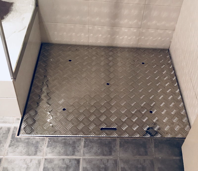 CustomAluminiumShowerFloor